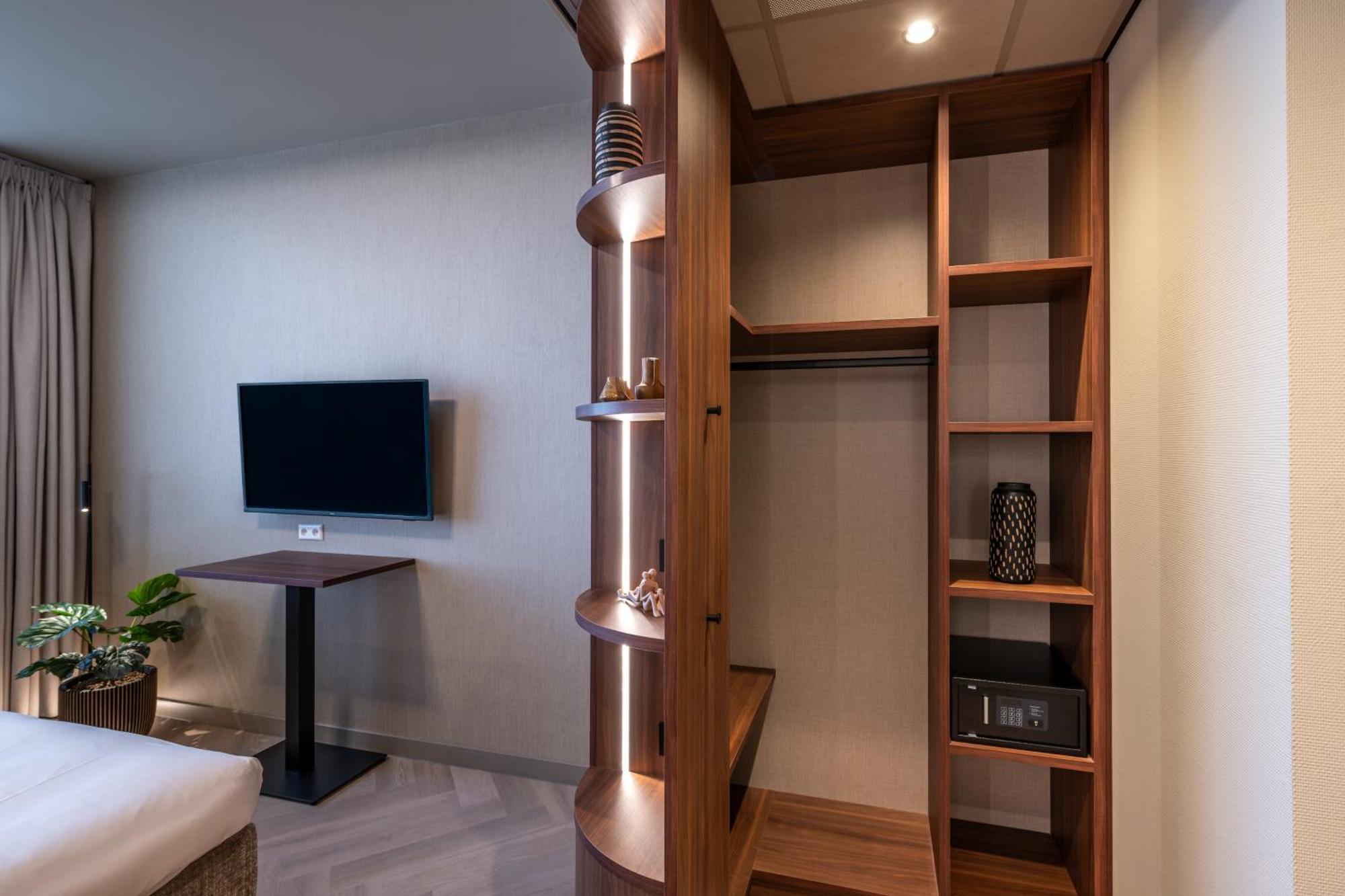 Hotel De Zeevaartschool فليسينْخين المظهر الخارجي الصورة